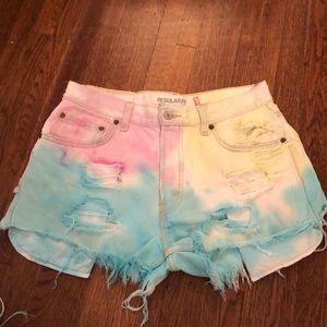 Levi’s jean shorts tie dye